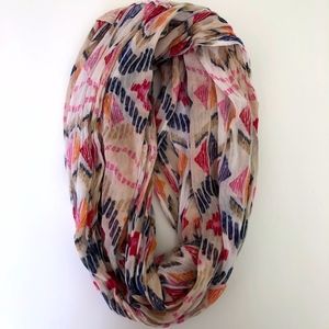 🌻2/$15 American Eagle Infinity Scarf